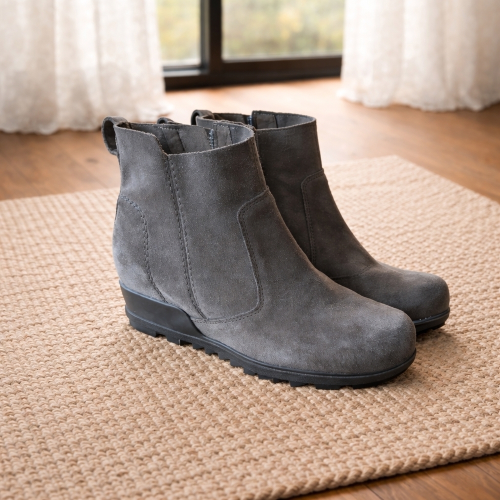 Sorel Suede Wedge Ankle Boots Size 9 | Like New Taupe